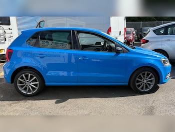 Used Volkswagen Polo 2015 for sale - 79329408: Photo