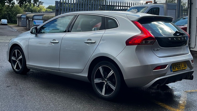 Used Volvo V40 2016 for sale - 76025839: Photo 10
