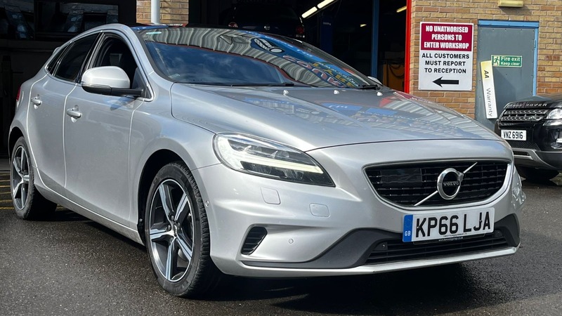 Used Volvo V40 2016 for sale - 76025839: Photo 2