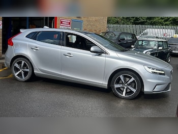 Used Volvo V40 2016 for sale - 76025839: Photo