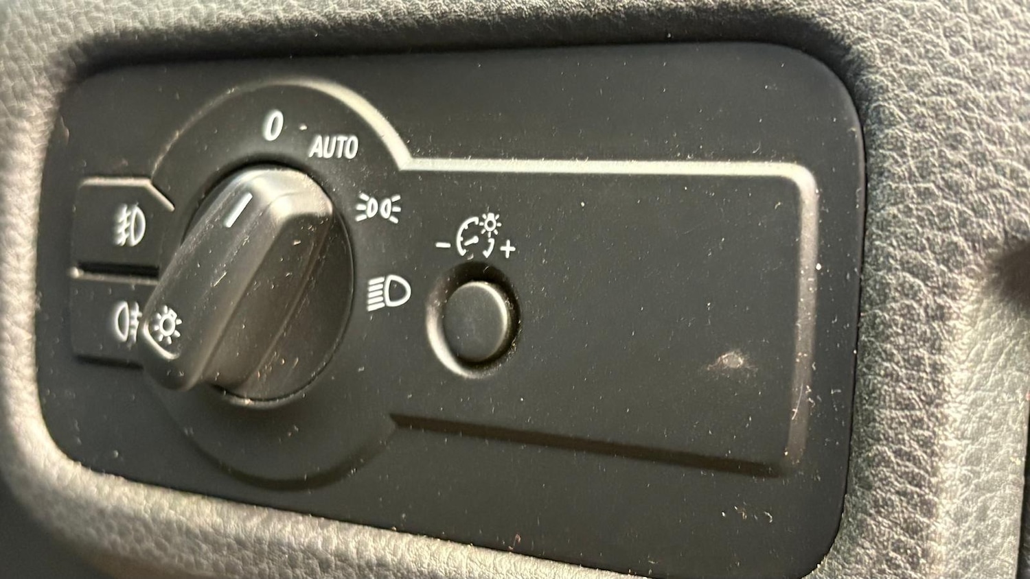 Used Volkswagen Touareg 2016 for sale - 77842738: Photo 18