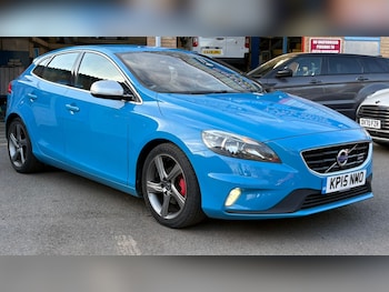 Used Volvo V40 2015 for sale - 77945256: Photo