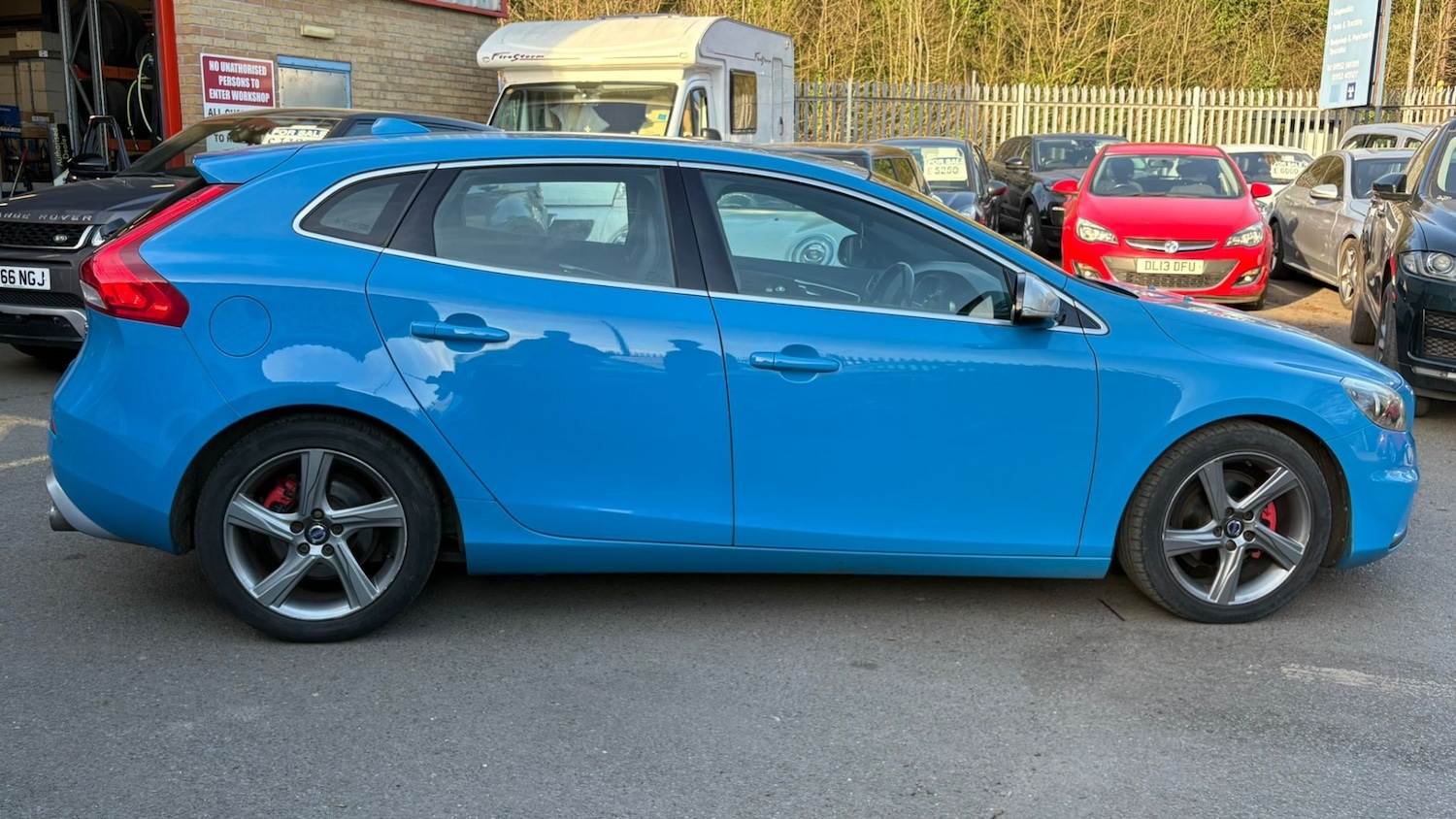 Used Volvo V40 2015 for sale - 77945256: Photo 2
