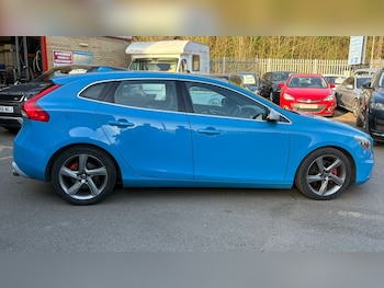 Used Volvo V40 2015 for sale - 77945256: Photo