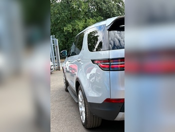 Used Land Rover Discovery 2019 for sale - 79368779: Photo