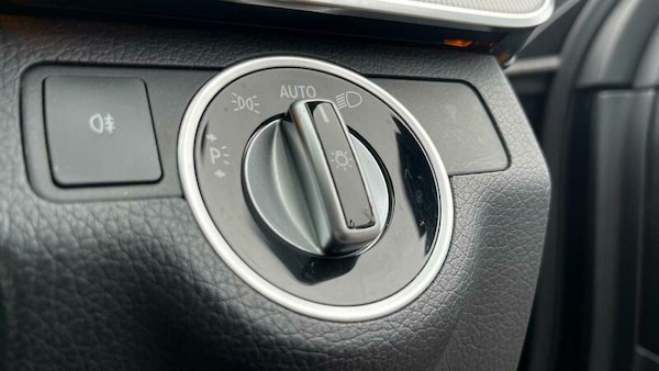 Used Mercedes-Benz E-Class 2015 for sale - 75098521: Photo 49