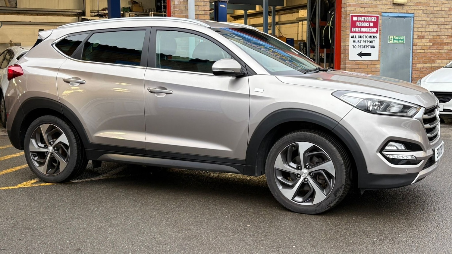 Used Hyundai TUCSON 2017 for sale - 77607300: Photo 3