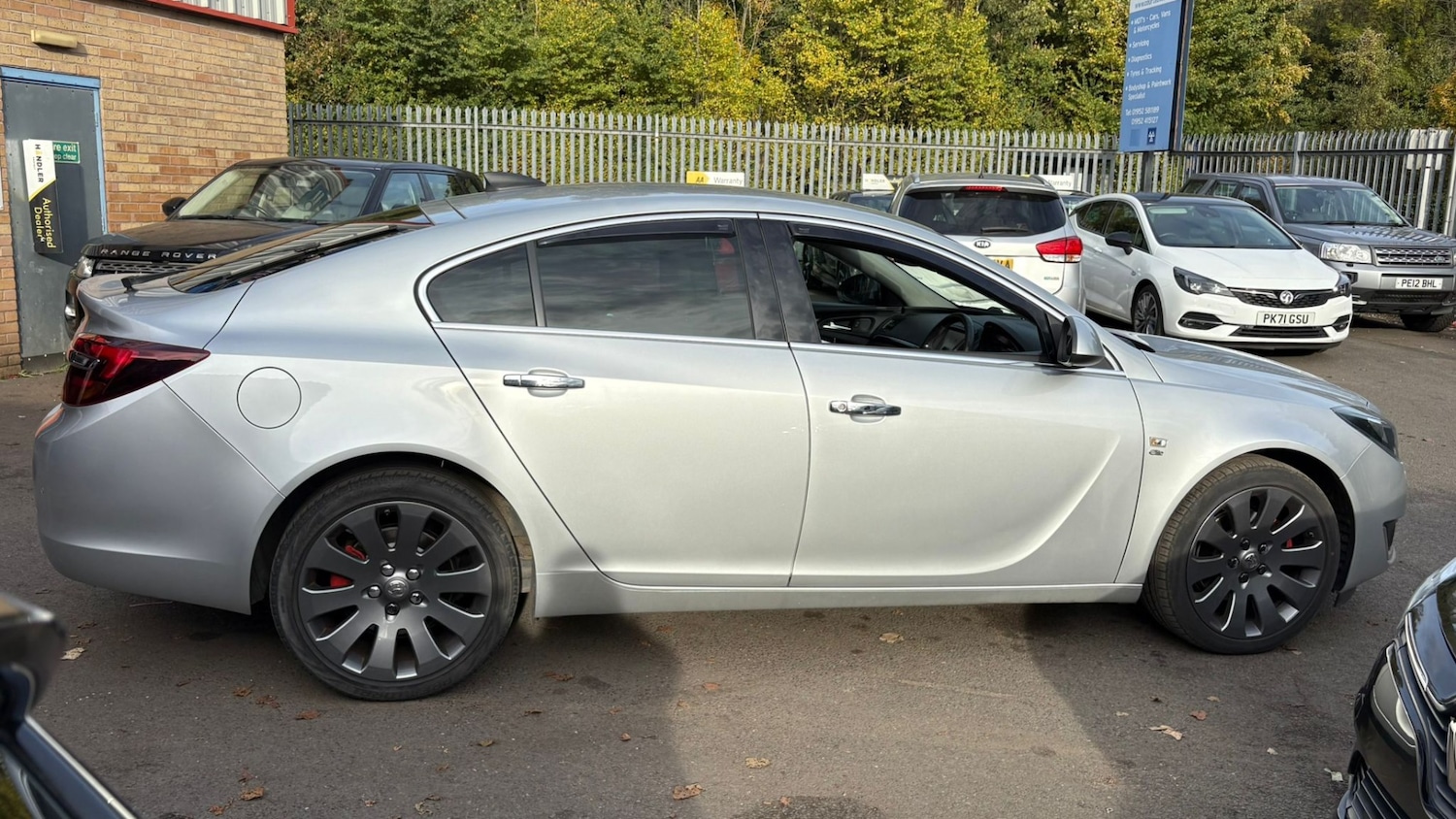 Used Vauxhall Insignia 2016 for sale - 76476871: Photo 2