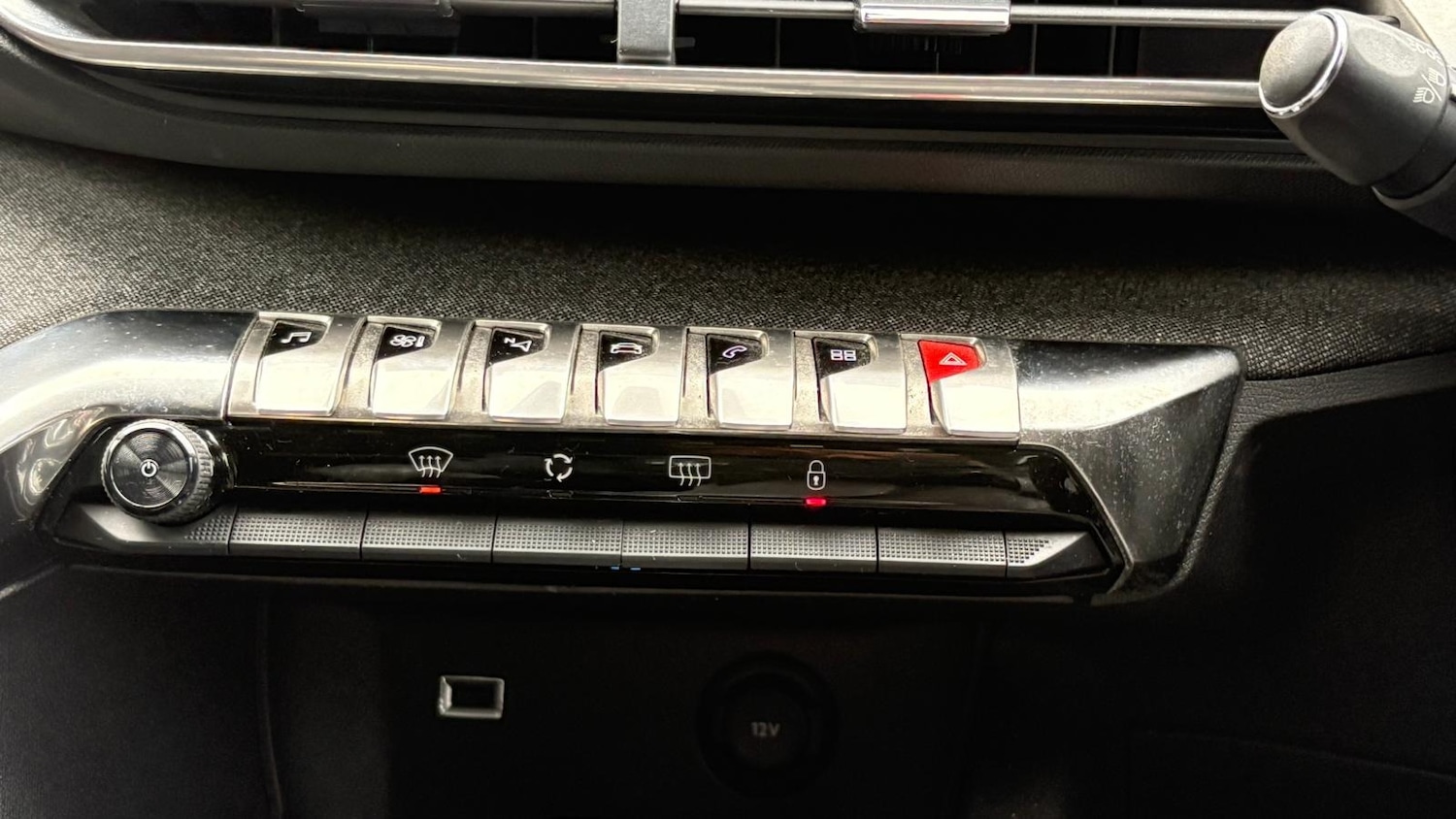 Used Peugeot 3008 2017 for sale - 76616102: Photo 6