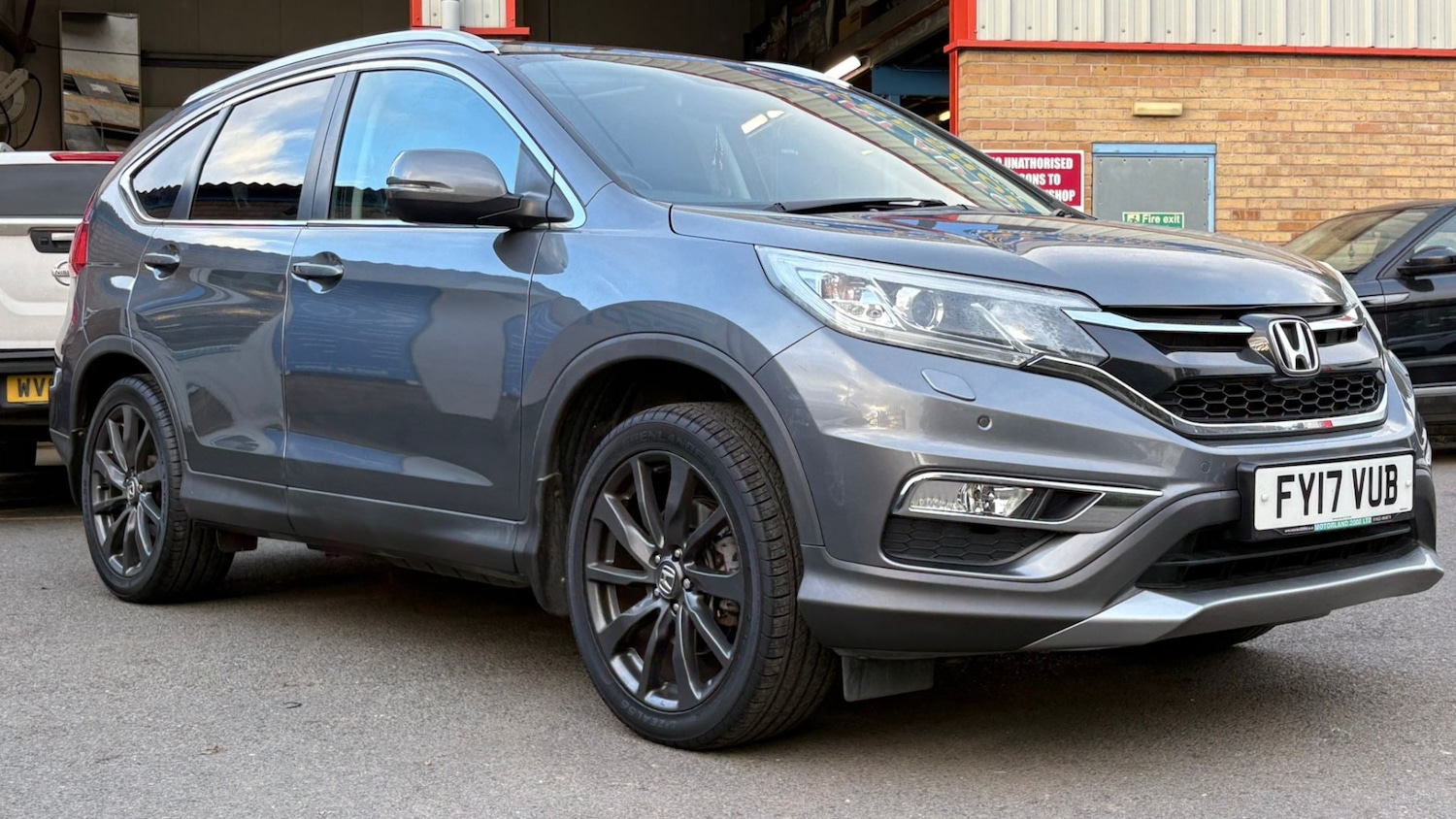 Used Honda CR-V 2017 for sale - 76615658: Photo 1