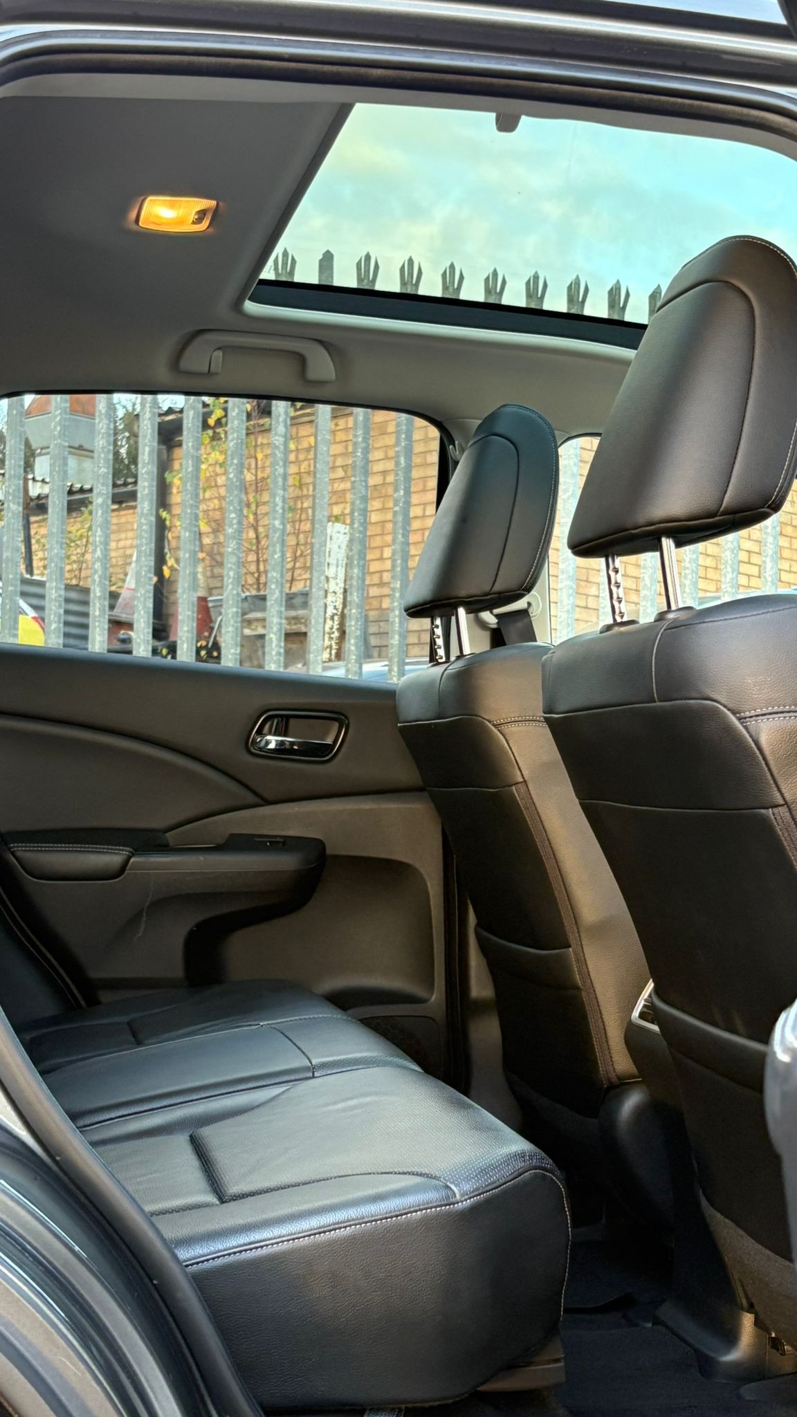 Used Honda CR-V 2017 for sale - 76615658: Photo 30