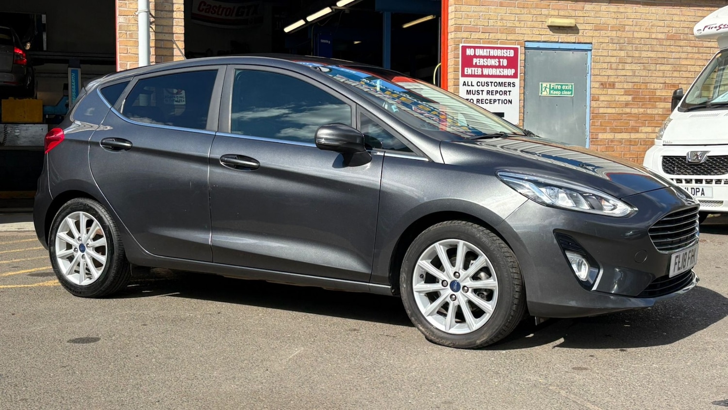 Used Ford Fiesta 2018 for sale - 78108996: Photo 2
