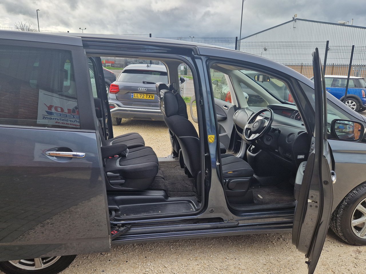 Used Mazda Biante 2018 for sale - 77884280: Photo 27