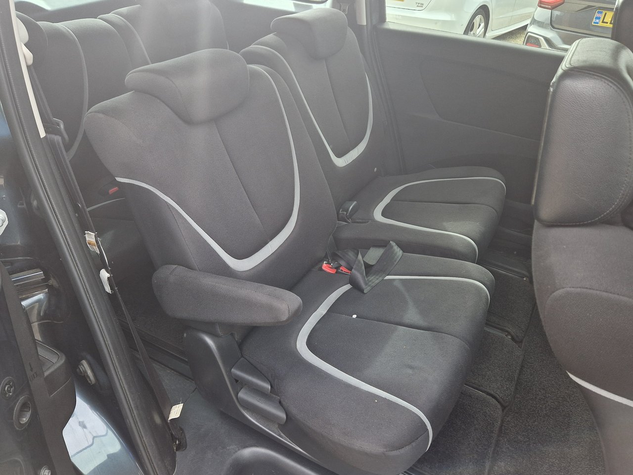 Used Mazda Biante 2018 for sale - 77884280: Photo 32