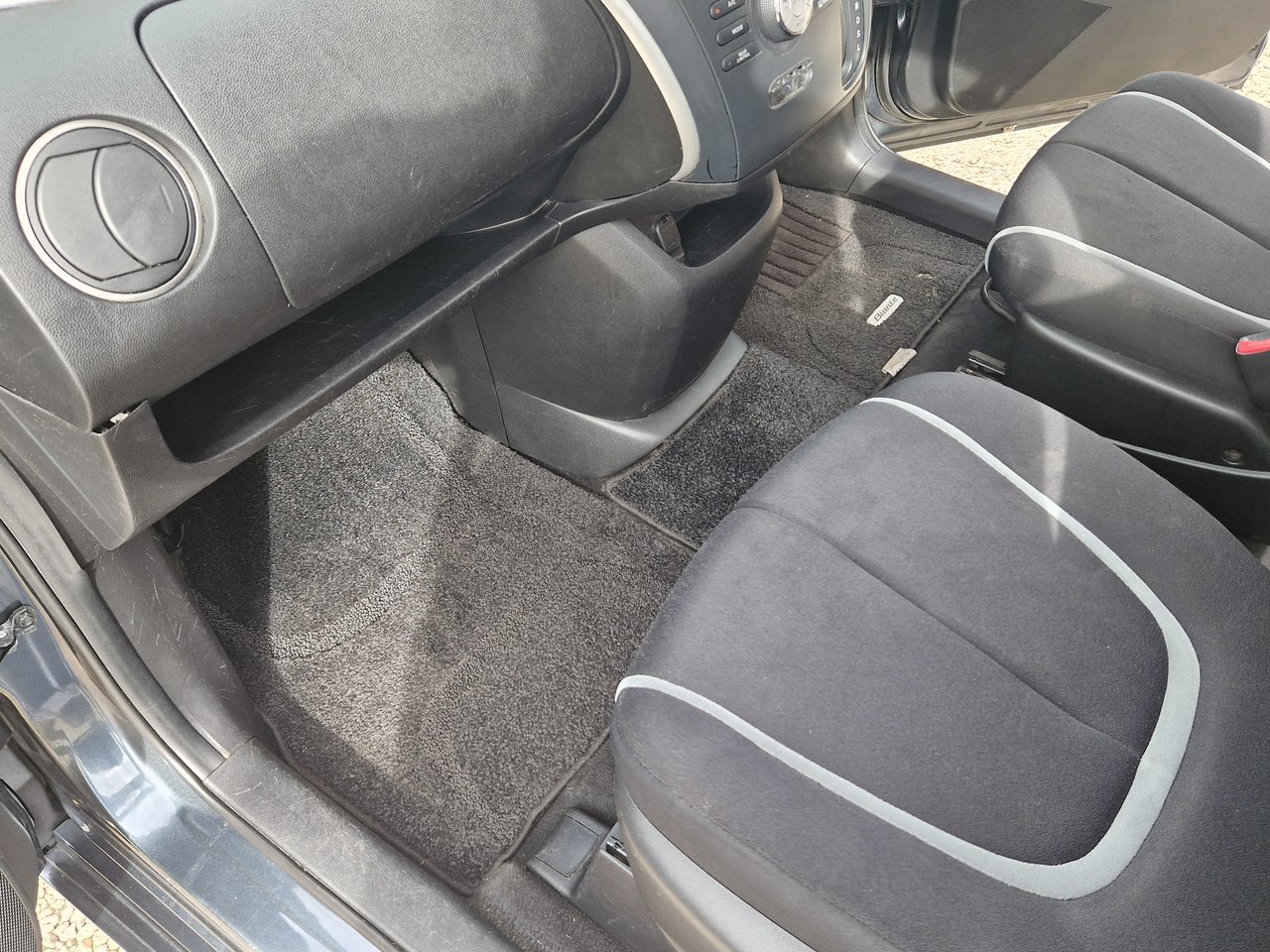 Used Mazda Biante 2018 for sale - 77884280: Photo 34