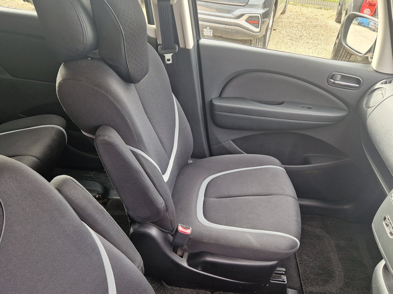 Used Mazda Biante 2018 for sale - 77884280: Photo 8