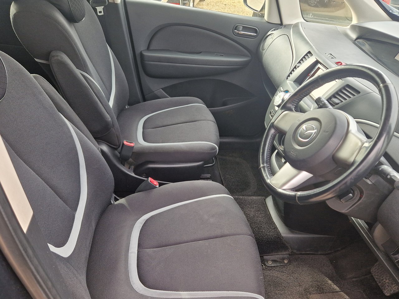 Used Mazda Biante 2018 for sale - 77884280: Photo 9