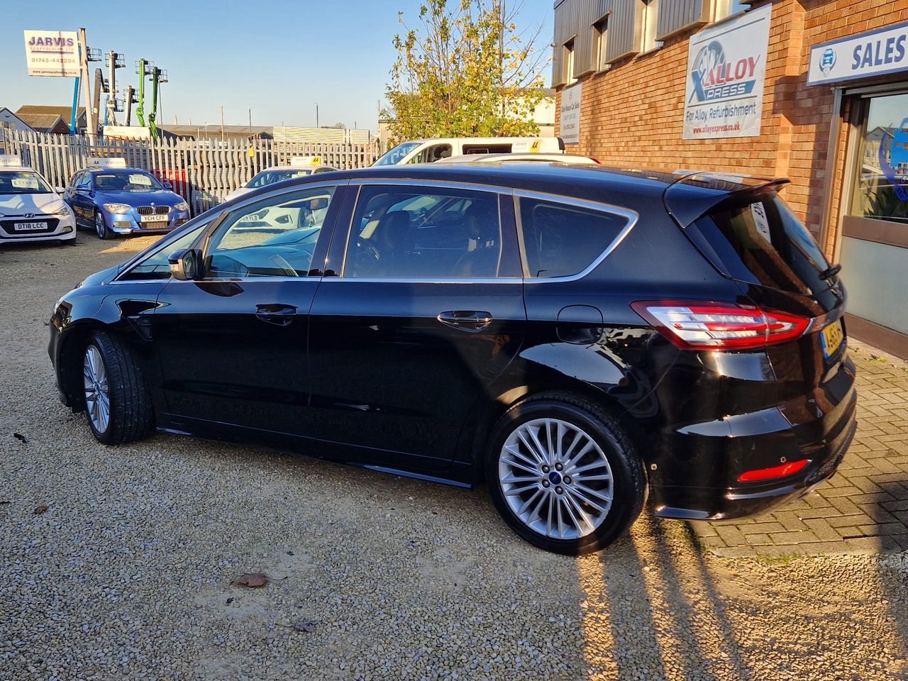 Used Ford S-Max 2016 for sale - 77539359: Photo 2