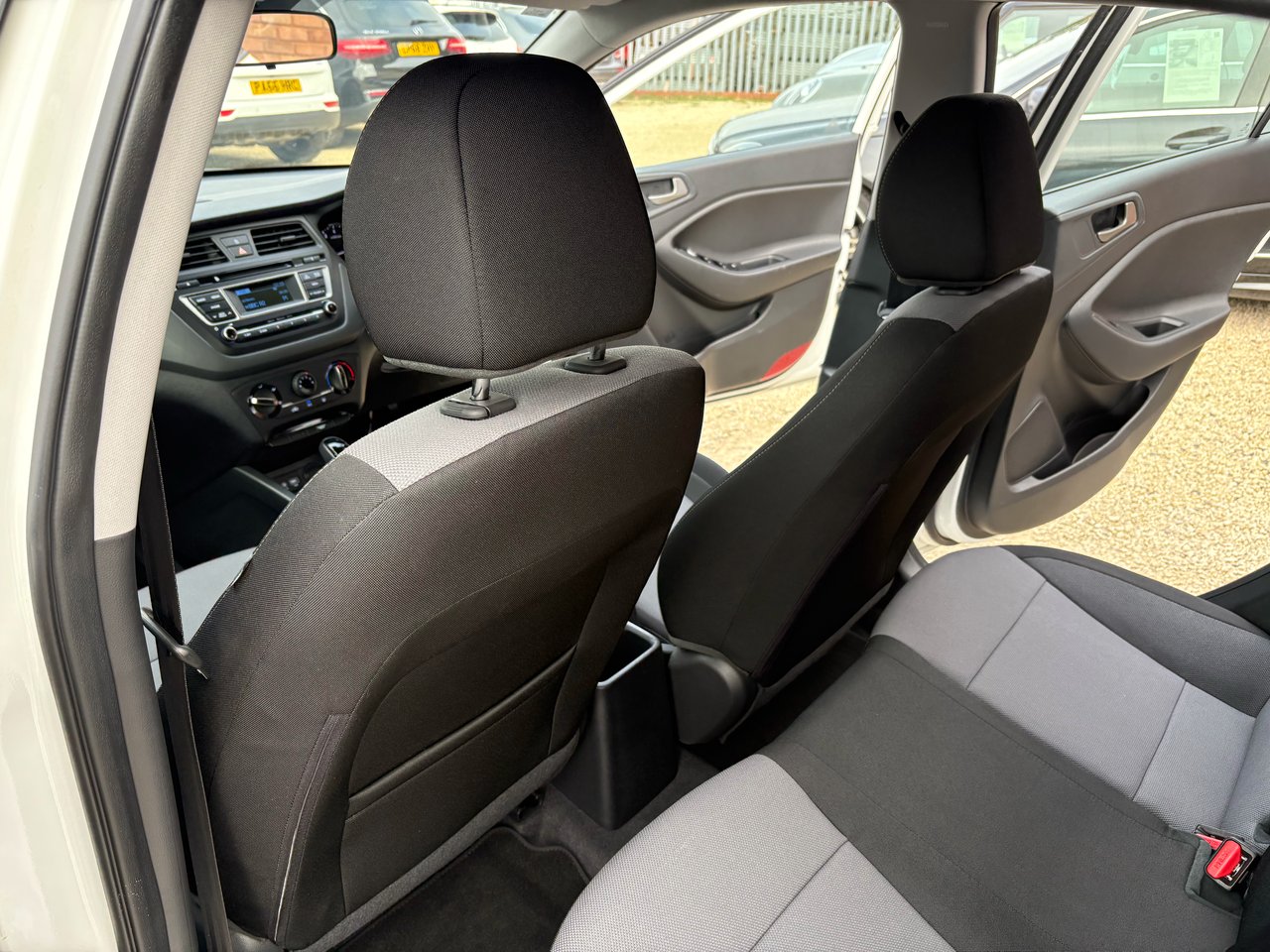 Used Hyundai i20 2018 for sale - 77539358: Photo 32