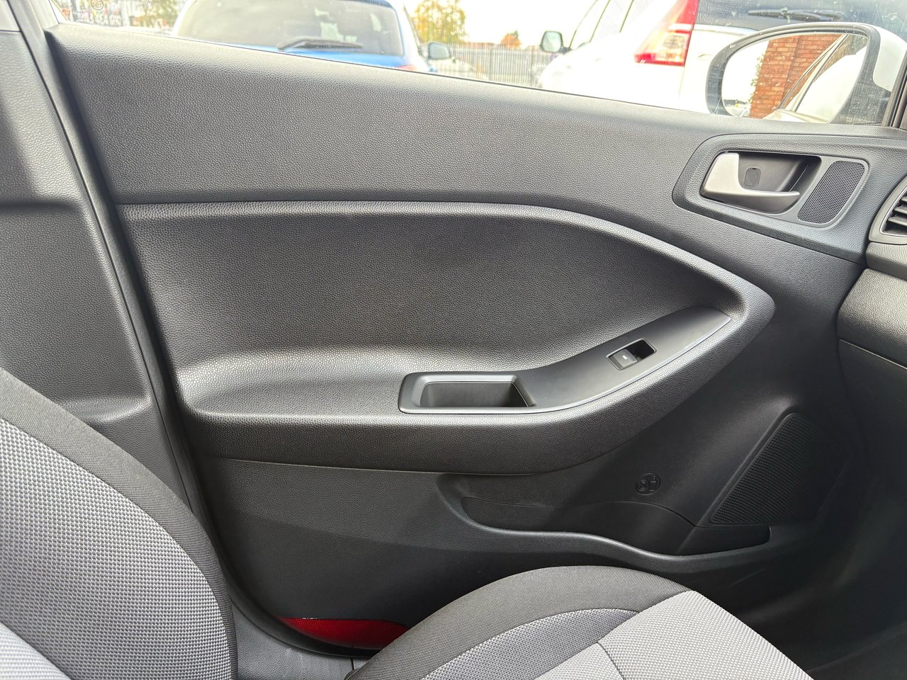 Used Hyundai i20 2018 for sale - 77539358: Photo 51