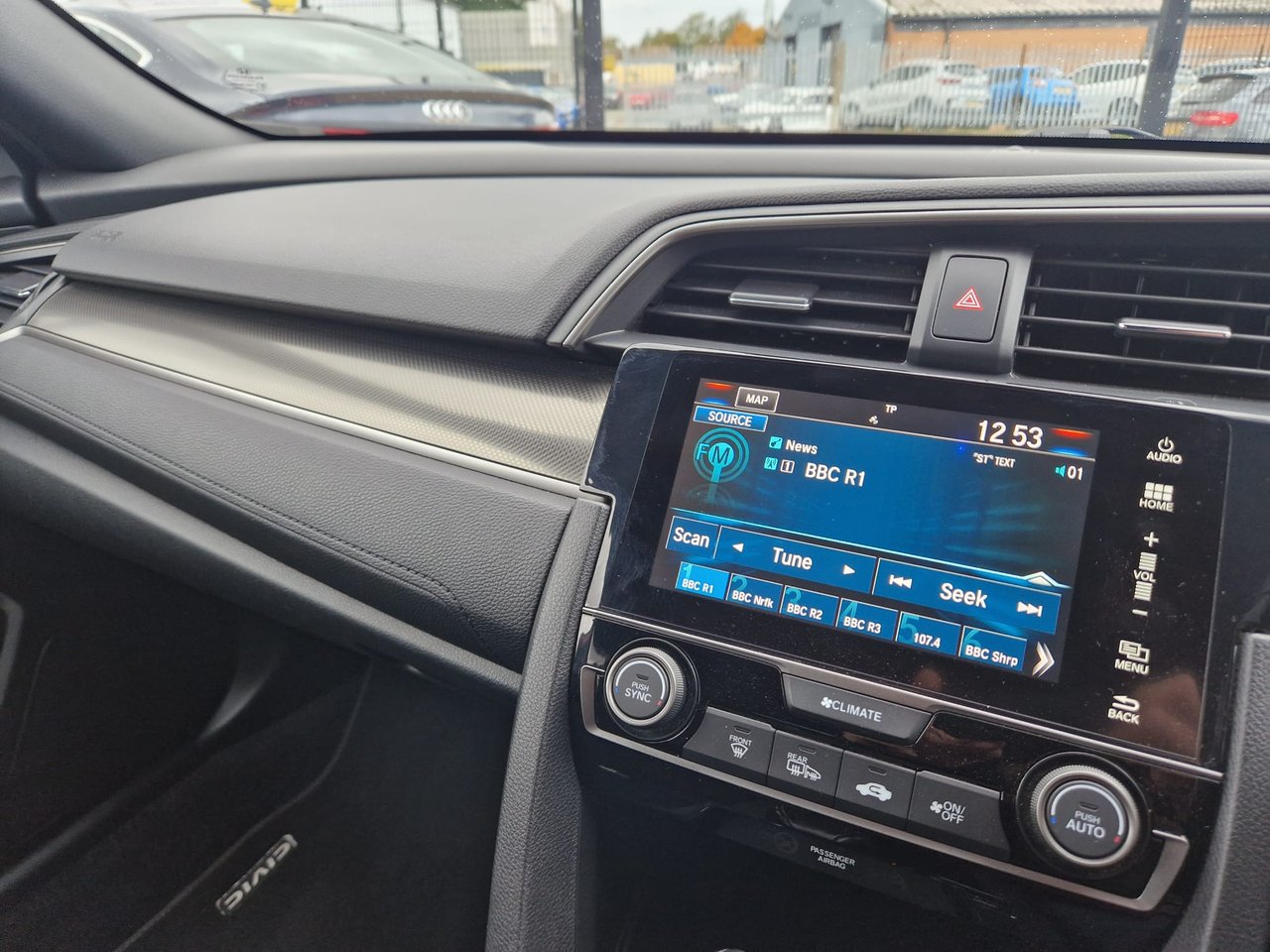 Used Honda Civic 2017 for sale - 77539366: Photo 26