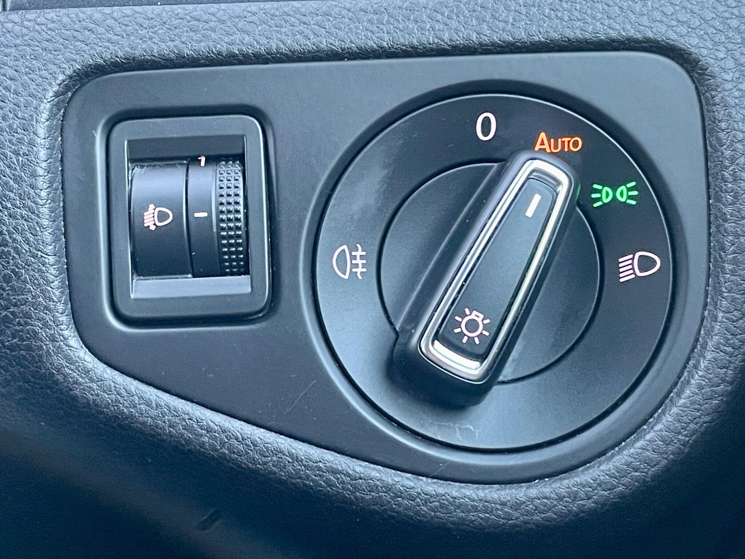 Used Volkswagen Golf 2017 for sale - 76996963: Photo 24