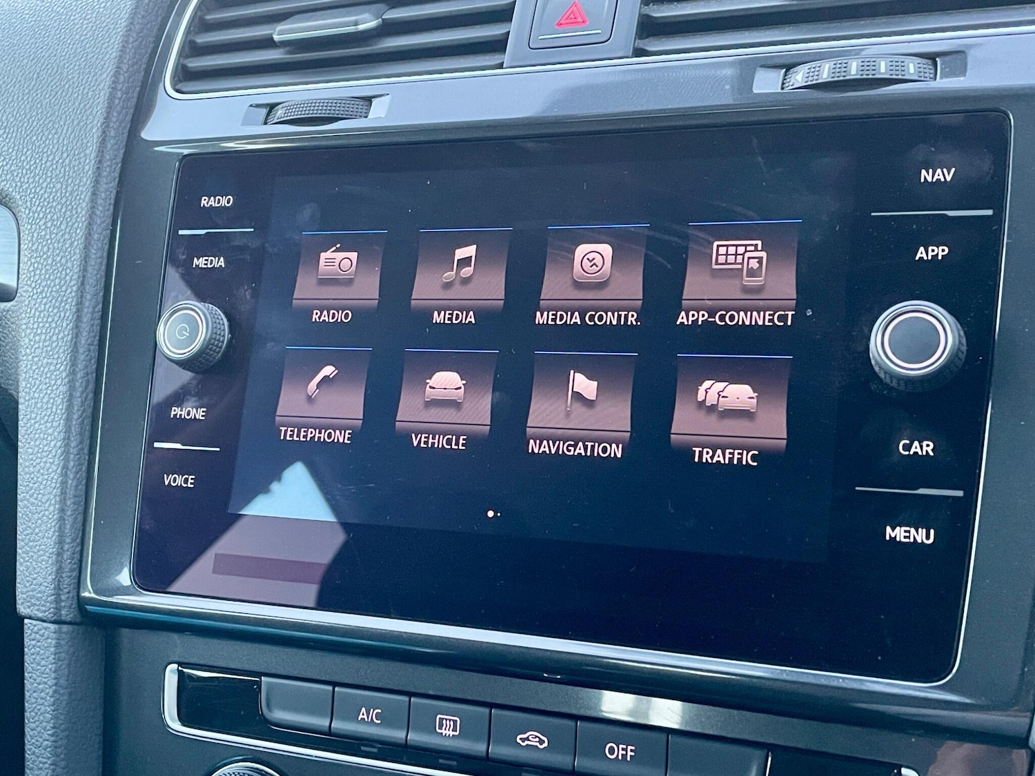 Used Volkswagen Golf 2017 for sale - 76996963: Photo 42