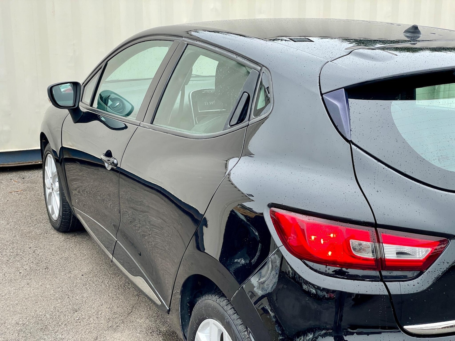 Used Renault Clio 2017 for sale - 76994181: Photo 15