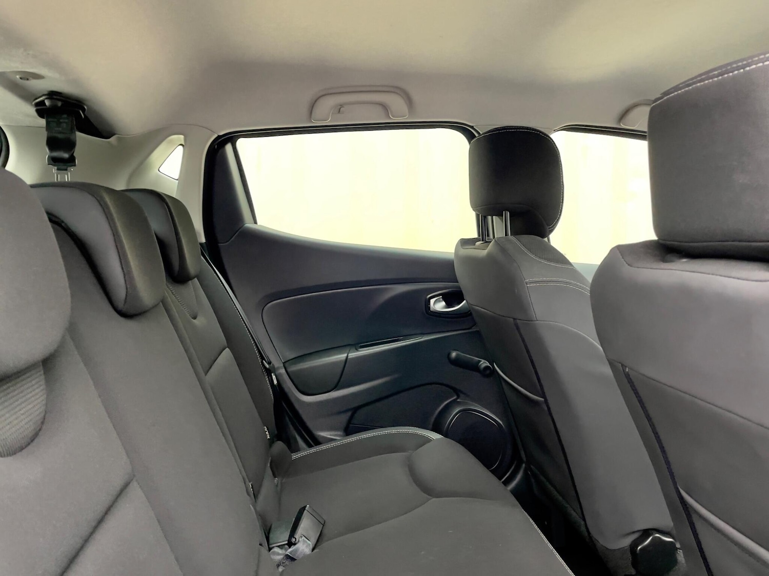 Used Renault Clio 2017 for sale - 76994181: Photo 34