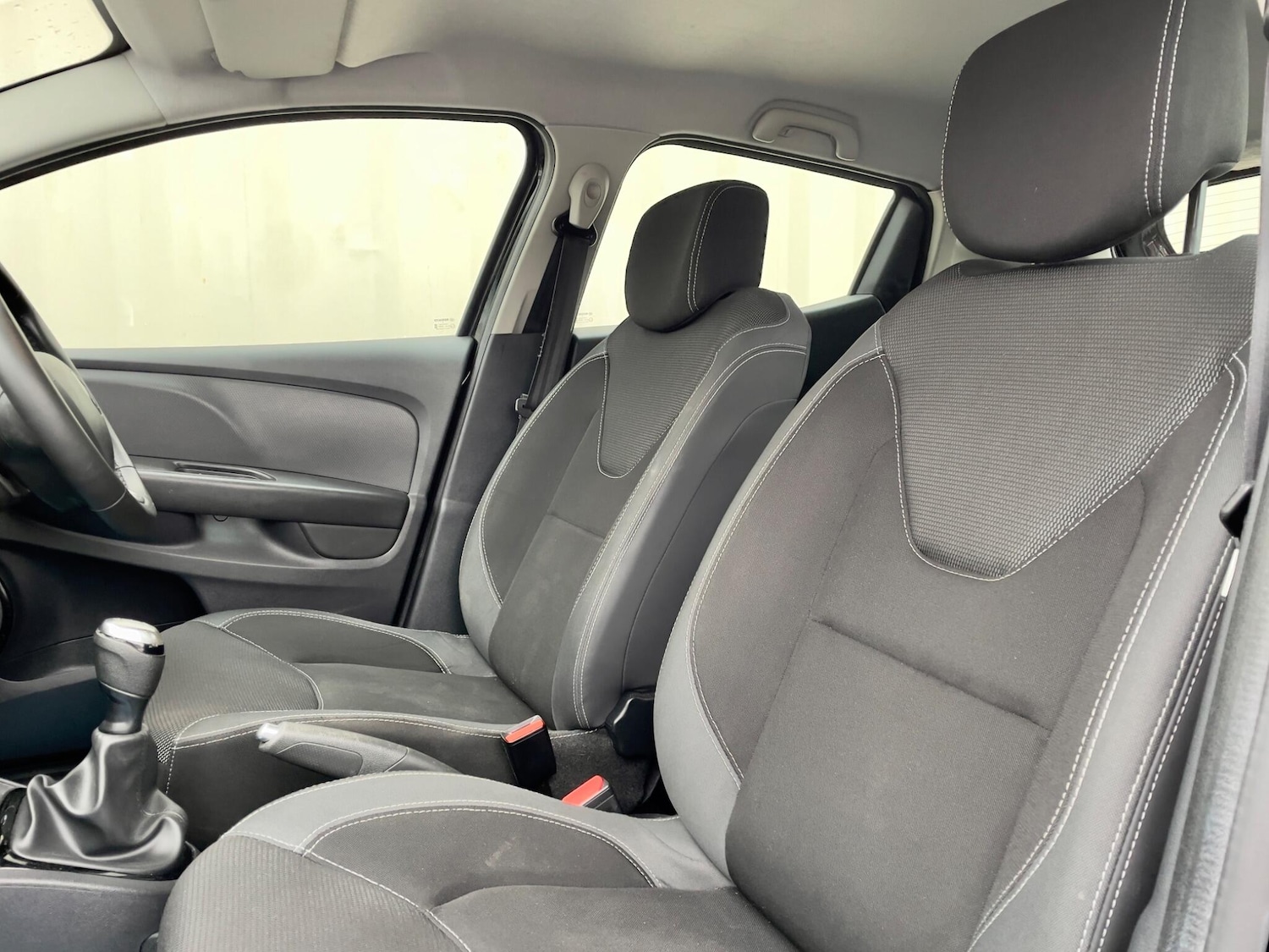 Used Renault Clio 2017 for sale - 76994181: Photo 41