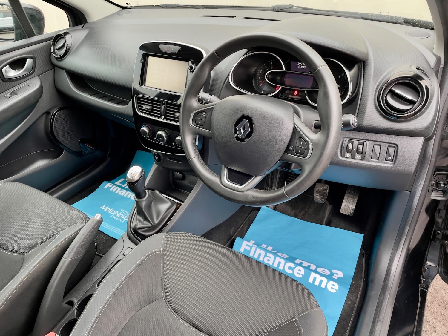 Used Renault Clio 2017 for sale - 76994181: Photo 6