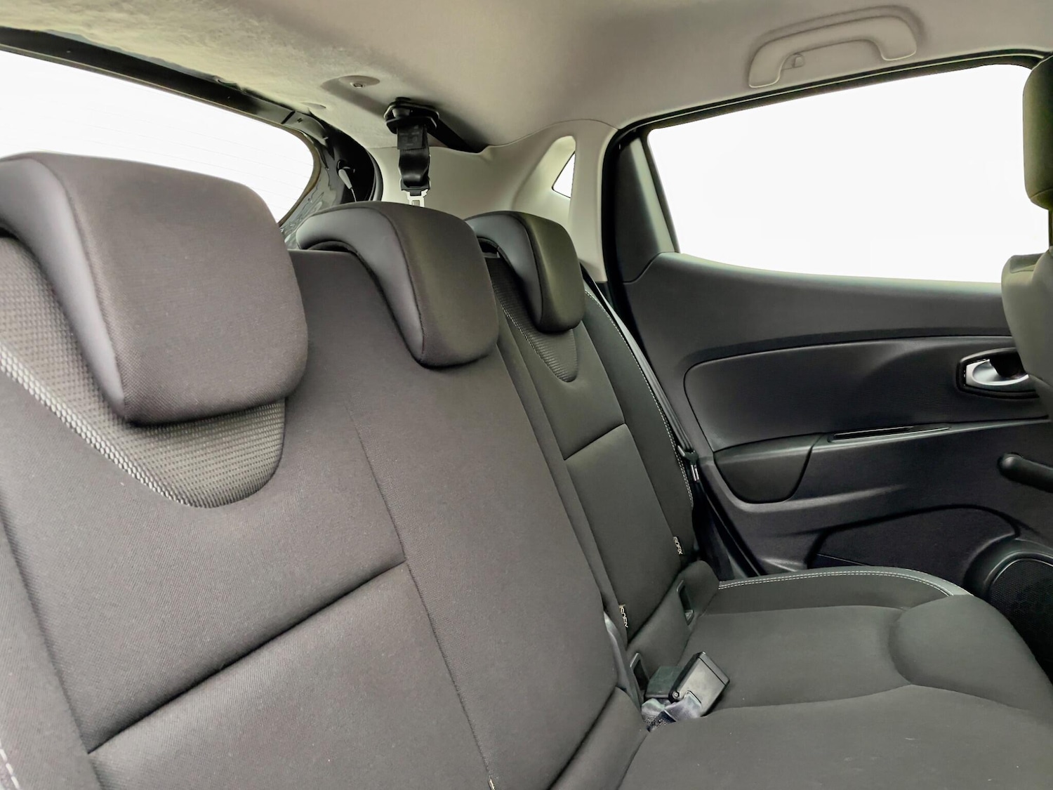 Used Renault Clio 2017 for sale - 76994181: Photo 8