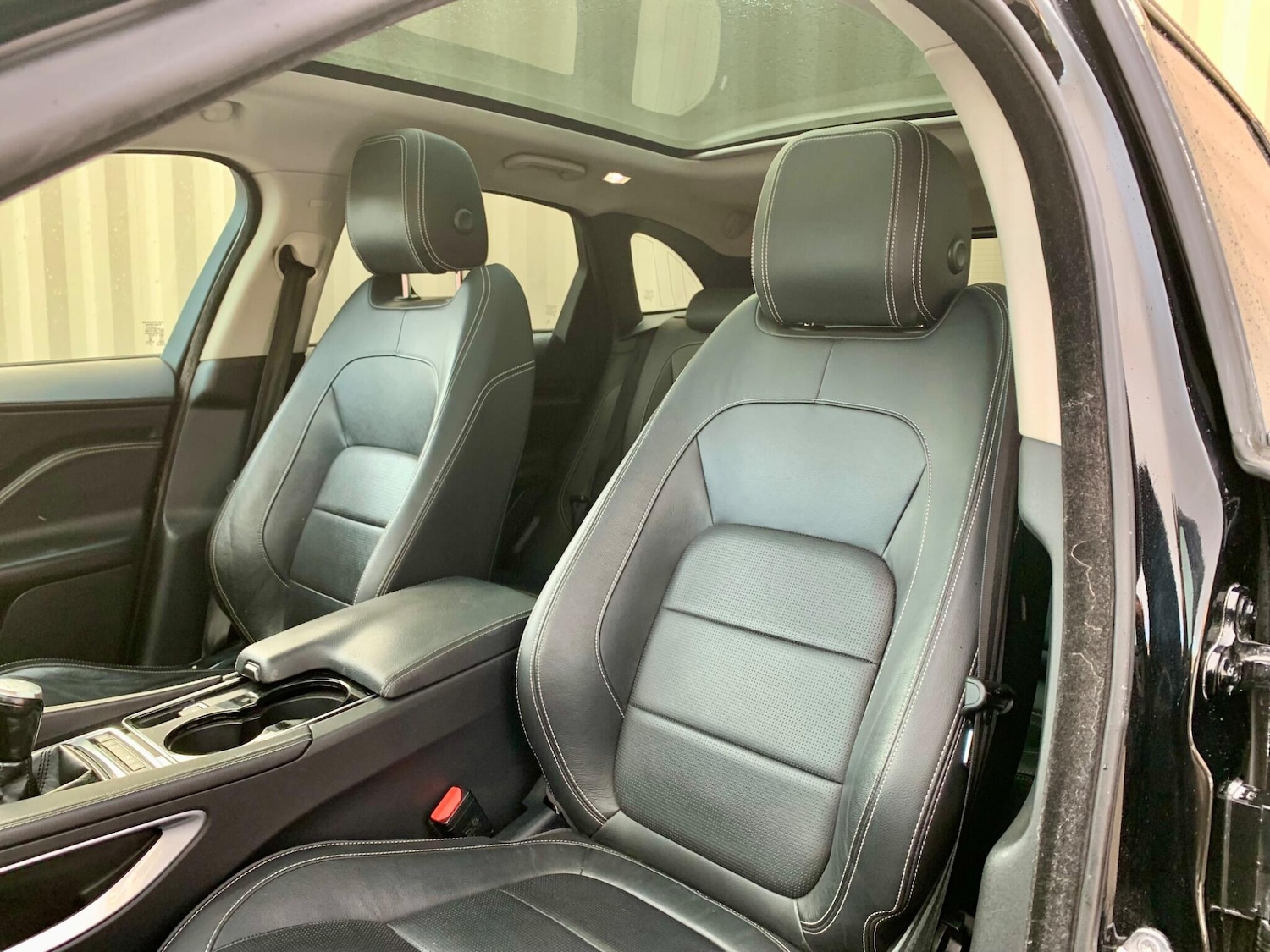 Used Jaguar F-Pace 2016 for sale - 76512906: Photo 16