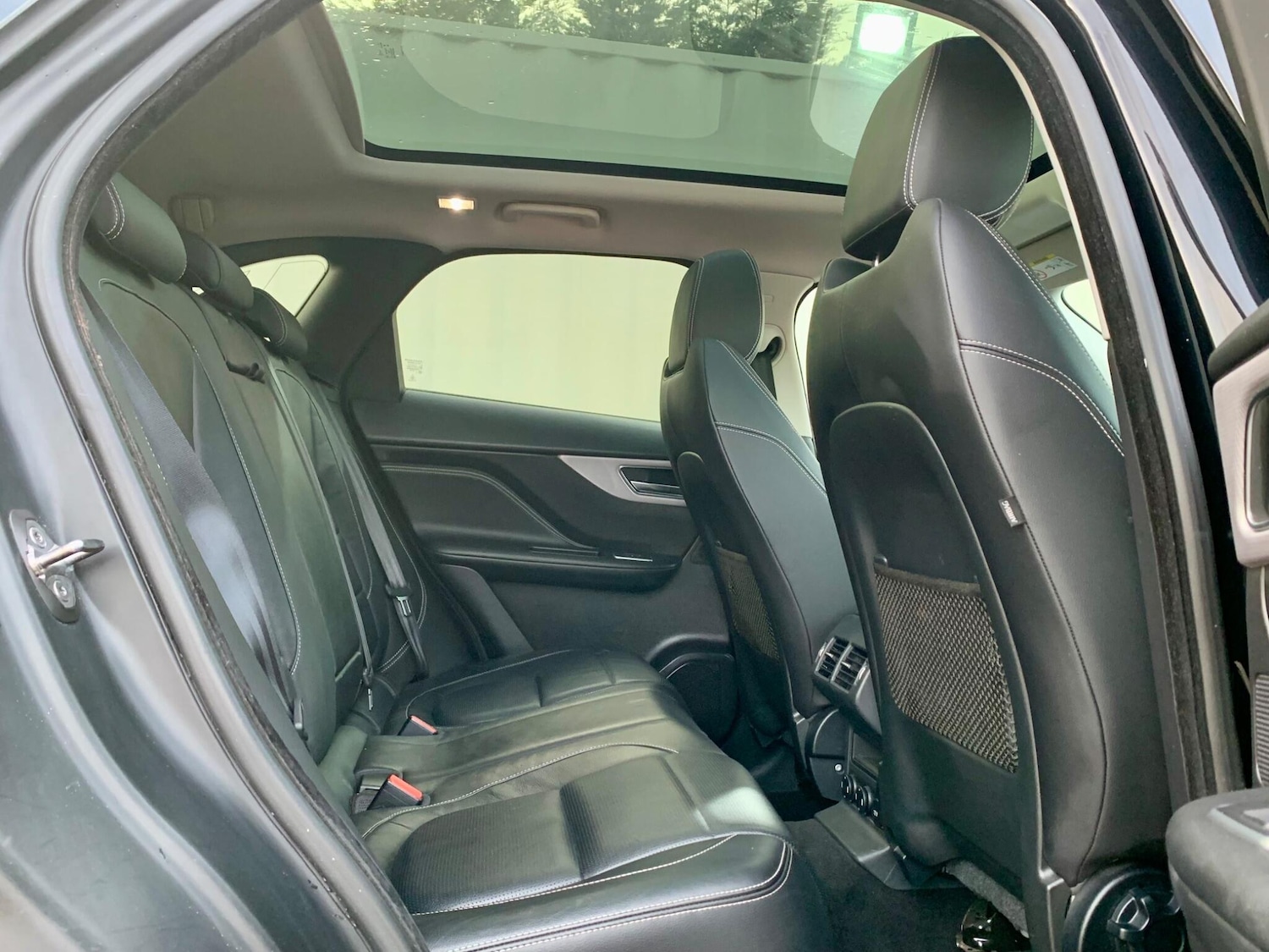 Used Jaguar F-Pace 2016 for sale - 76512906: Photo 8