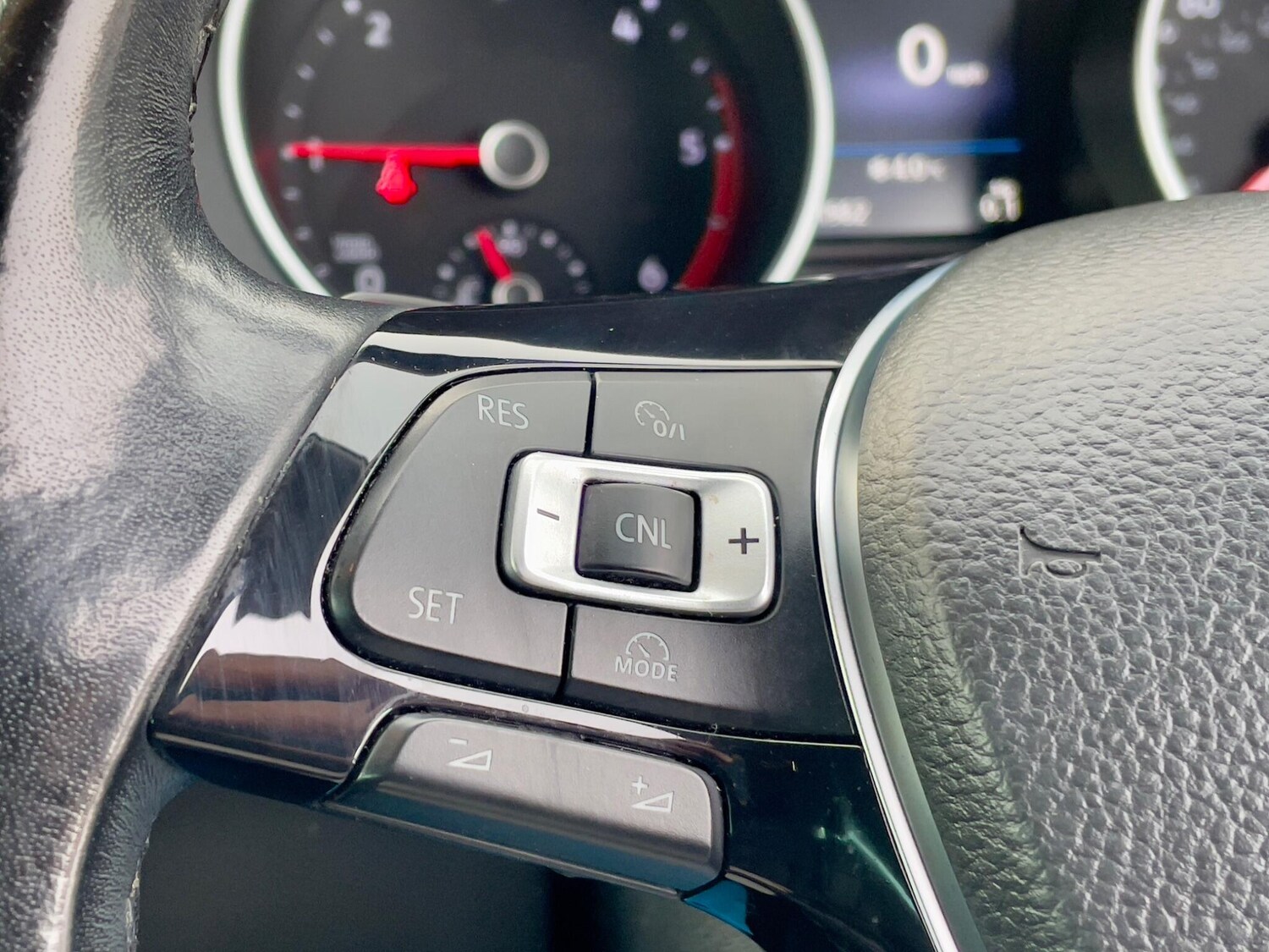 Used Volkswagen Tiguan for sale - 77574248: Photo 50