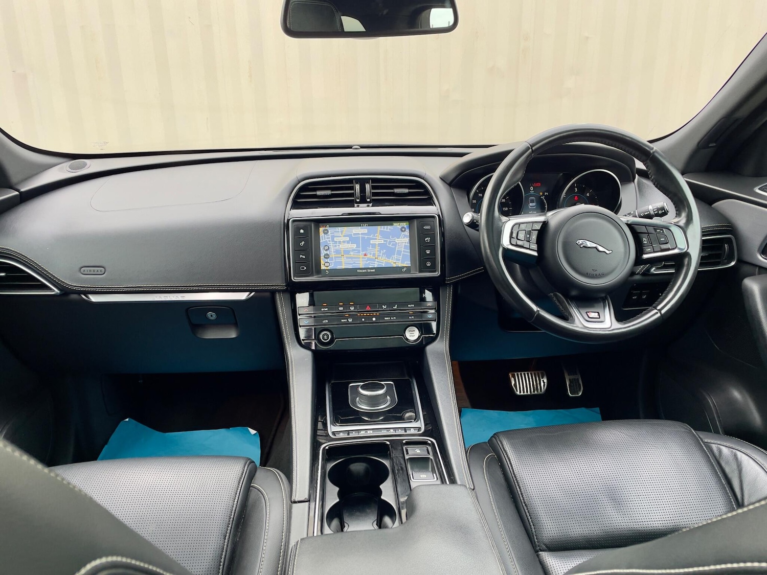 Used Jaguar F-Pace 2018 for sale - 77597904: Photo 10