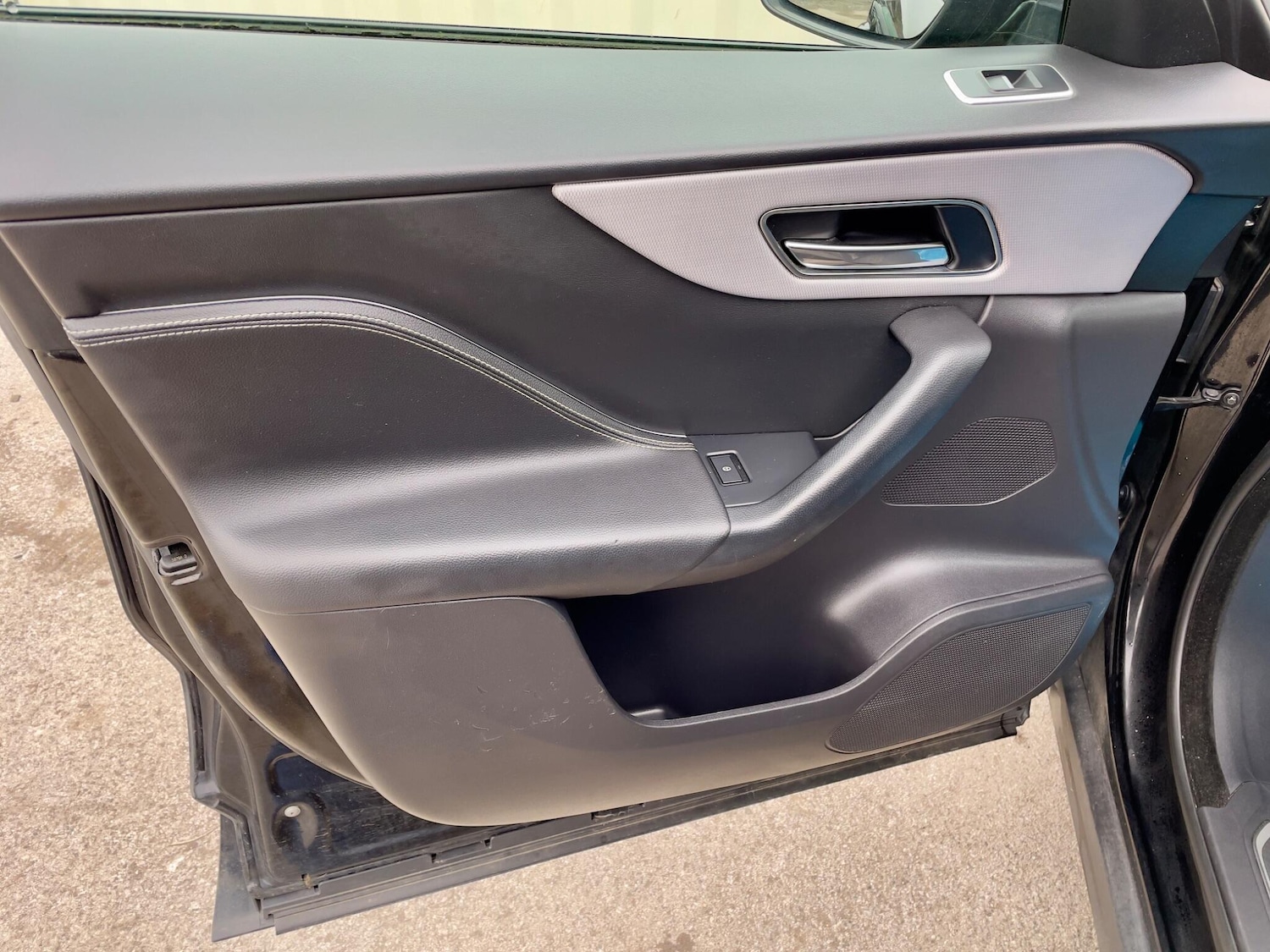 Used Jaguar F-Pace 2018 for sale - 77597904: Photo 46