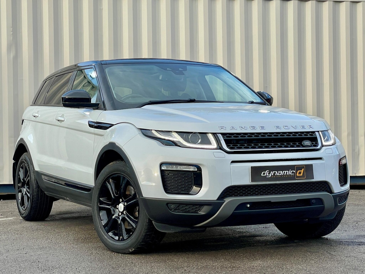 Used Land Rover Range Rover Evoque 2016 for sale - 76964357: Photo 2