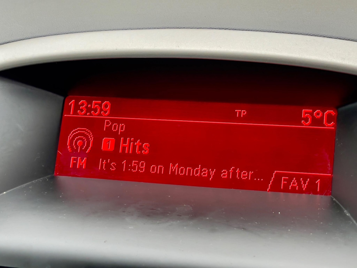 Used Vauxhall Astra 2013 for sale - 77066566: Photo 10