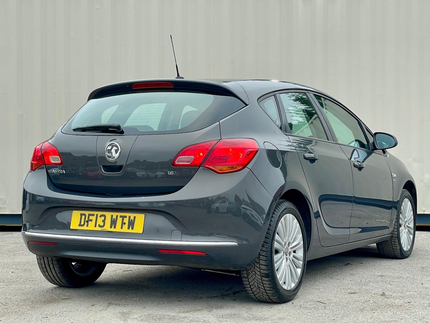 Used Vauxhall Astra 2013 for sale - 77066566: Photo 4