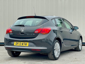 Used Vauxhall Astra 2013 for sale - 77066566: Photo