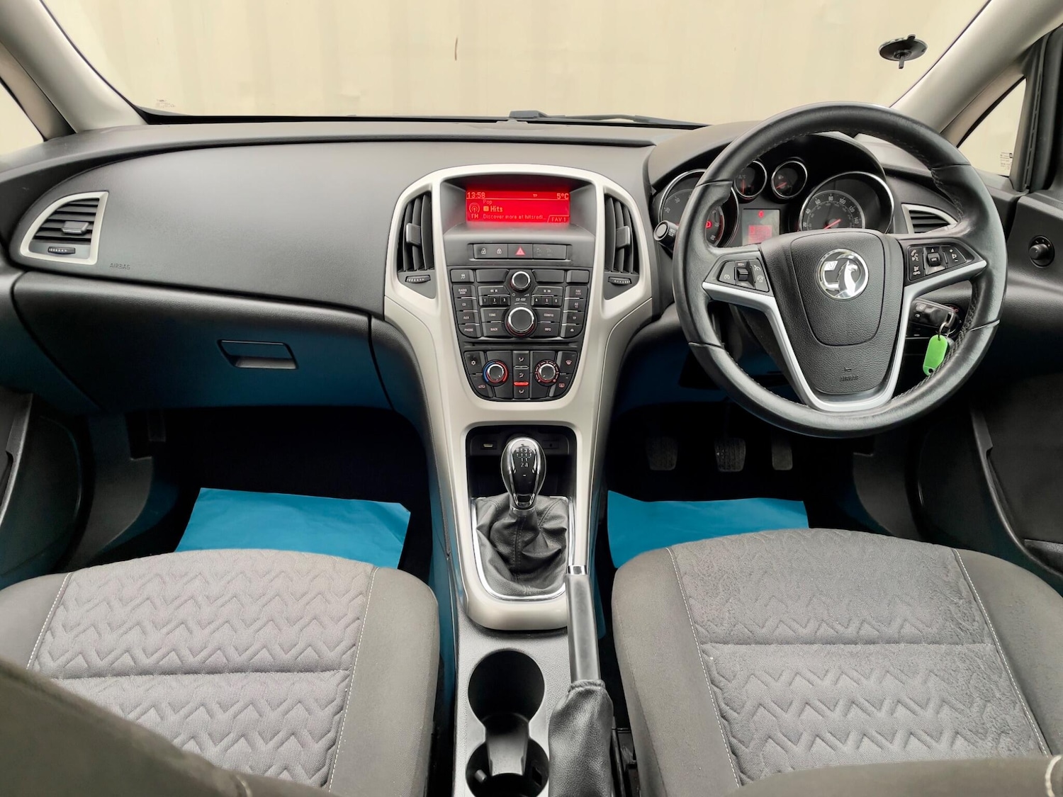 Used Vauxhall Astra 2013 for sale - 77066566: Photo 9