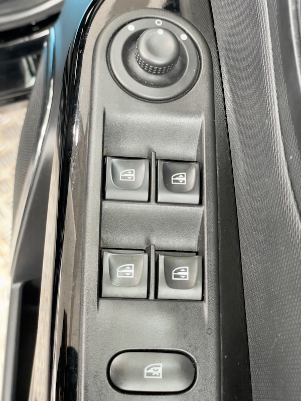 Used Renault Captur 2016 for sale - 74895606: Photo 32