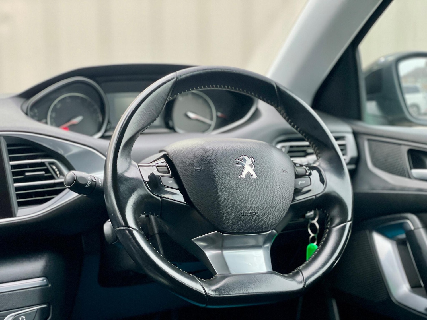 Used Peugeot 308 2017 for sale - 77455765: Photo 38