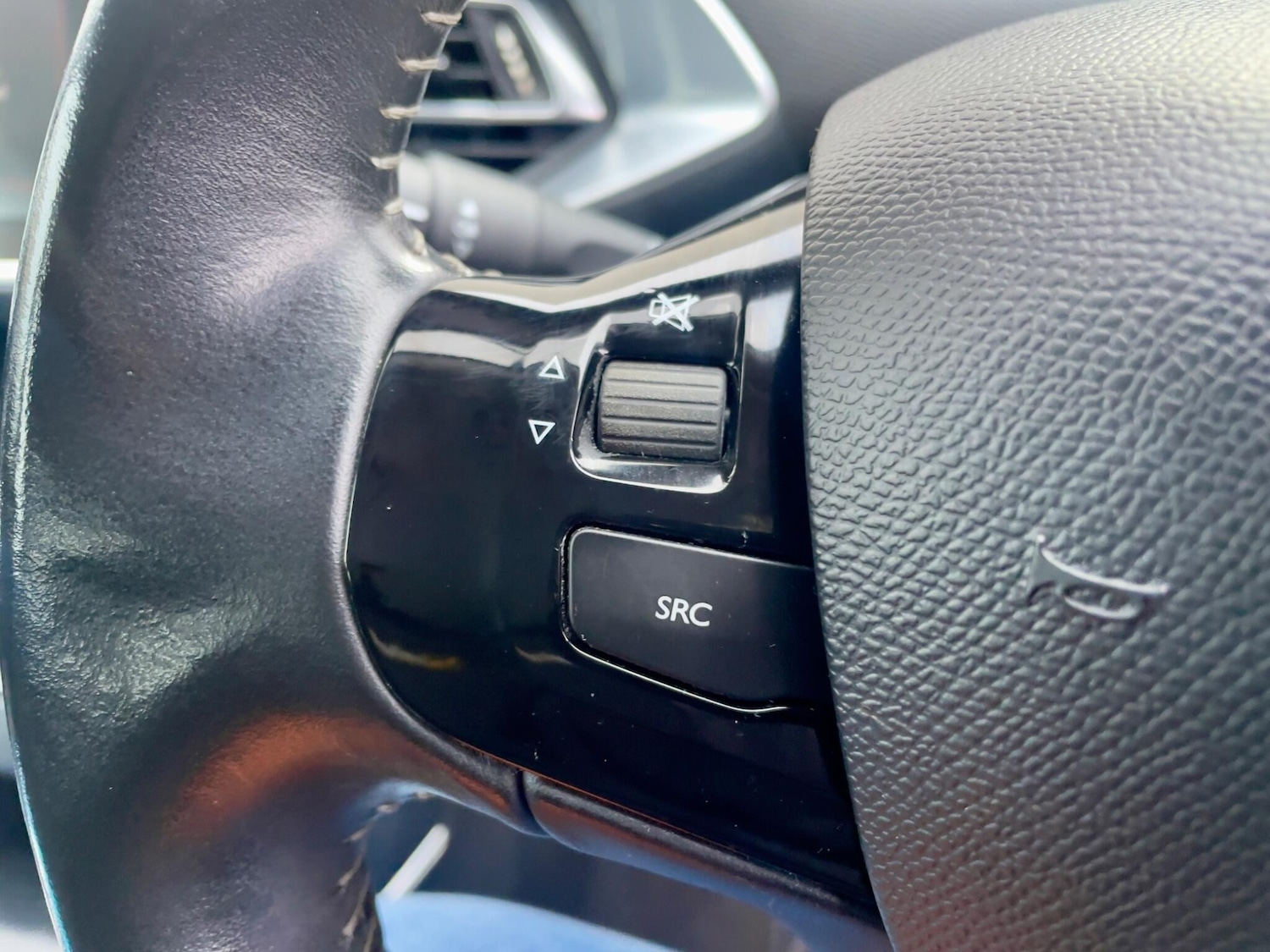 Used Peugeot 308 2017 for sale - 77455765: Photo 42