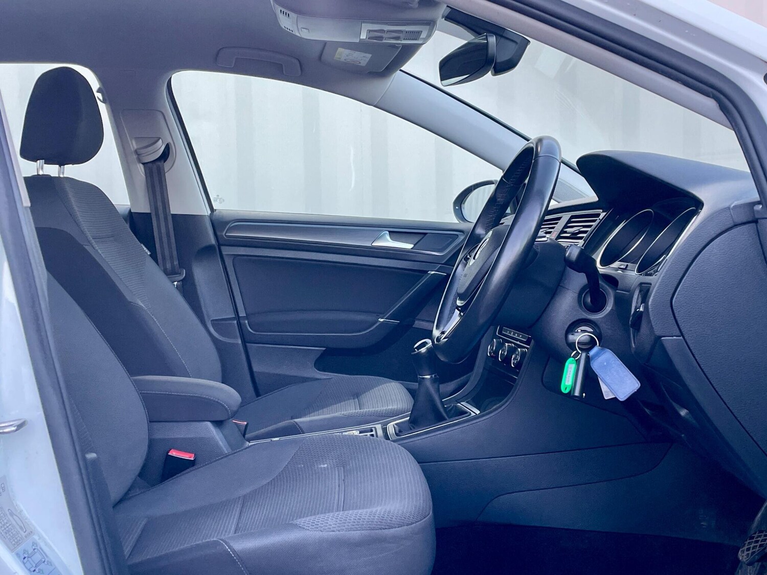 Used Volkswagen Golf 2017 for sale - 76659031: Photo 27