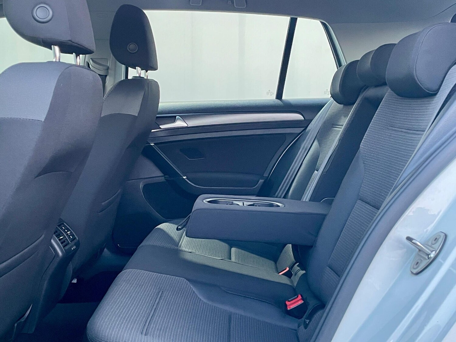 Used Volkswagen Golf 2017 for sale - 76659031: Photo 33