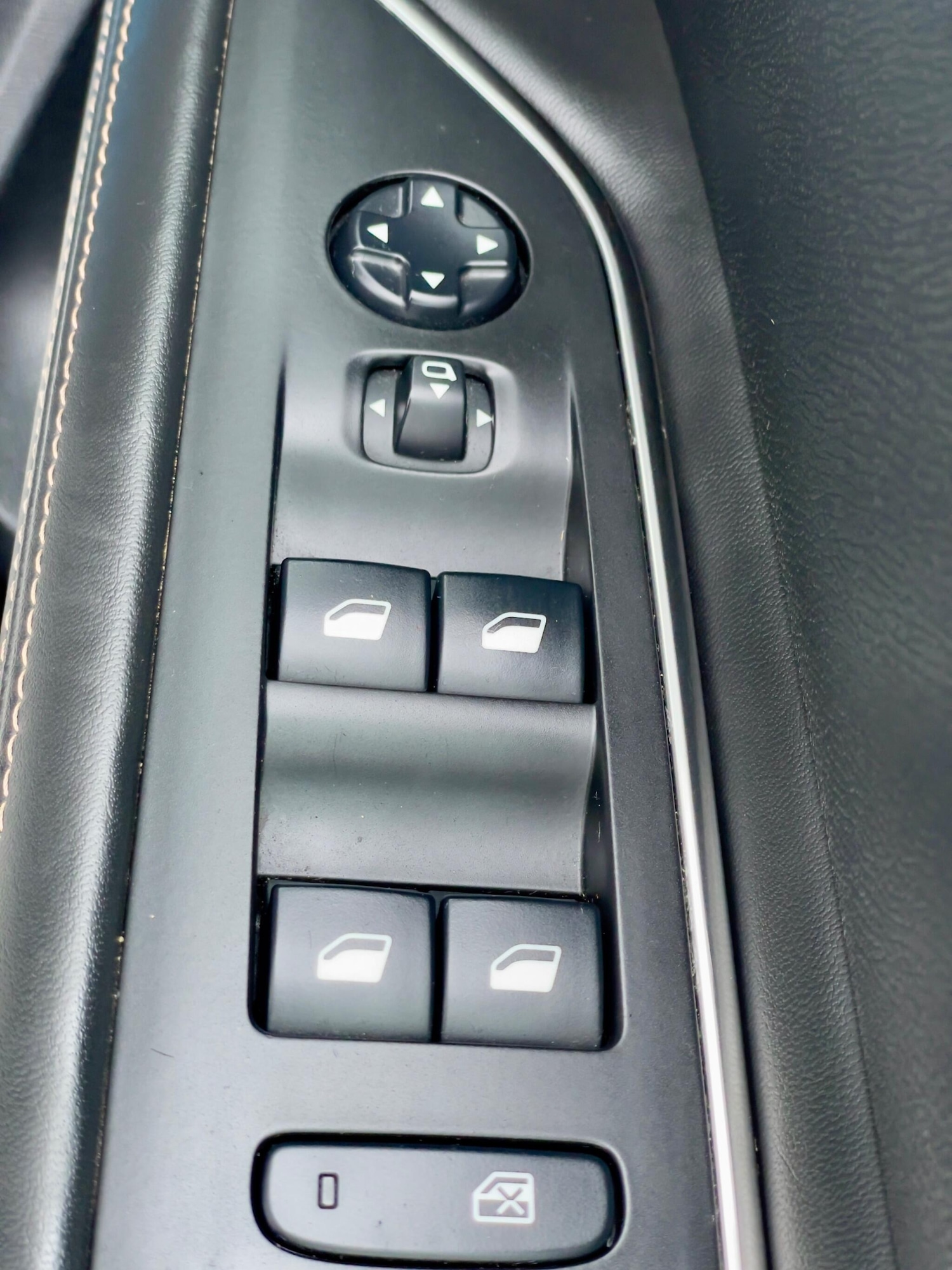 Used Peugeot 3008 2017 for sale - 77455312: Photo 34