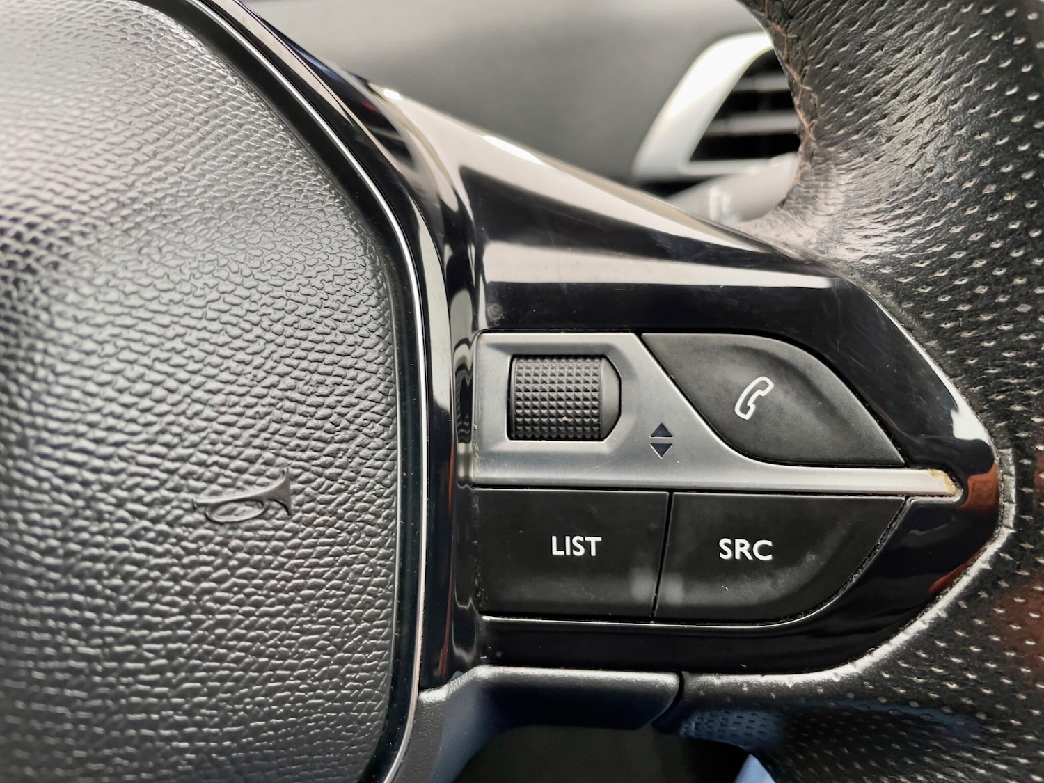 Used Peugeot 3008 2017 for sale - 77455312: Photo 50