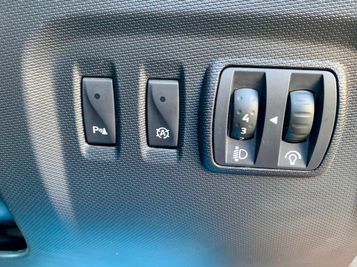 Used Renault Captur 2015 for sale - 76918604: Photo 28